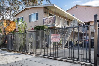 11808-11812 Hart St in North Hollywood, CA - Building Photo - Building Photo