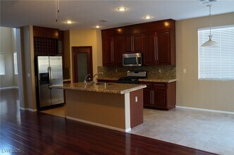 235 Crooked Tree Dr in Las Vegas, NV - Building Photo - Building Photo