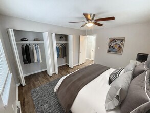 Robin's Nest Apartments in North Randall, OH - Building Photo - Building Photo