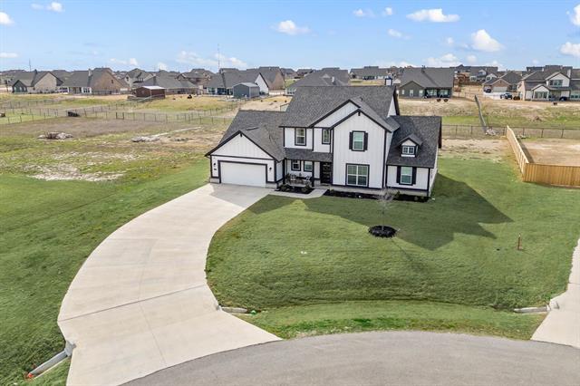 127 Clearwater Ct in Rhome, TX - Building Photo
