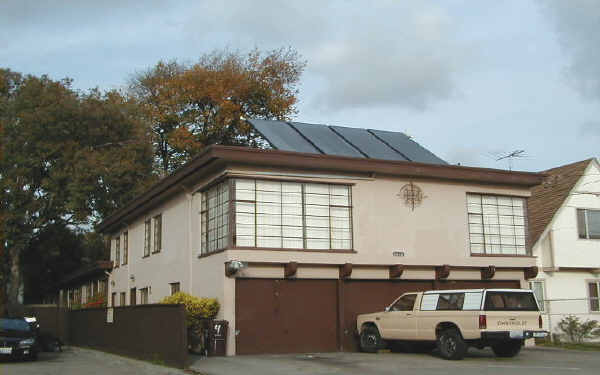 3020 E 16th St in Oakland, CA - Foto de edificio - Building Photo