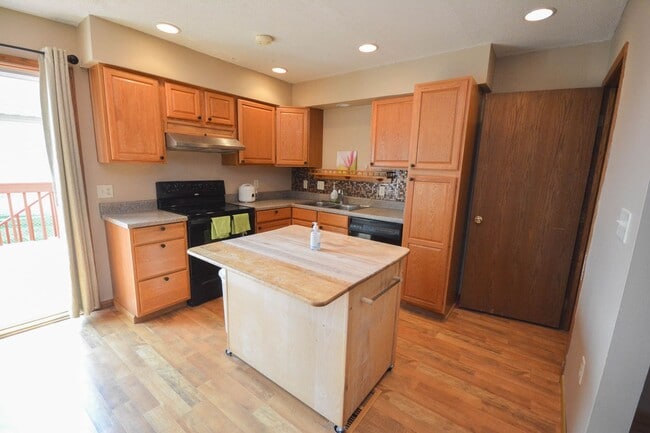 2826 24th St NW in Rochester, MN - Building Photo - Building Photo