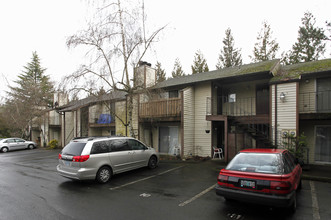 Dolph Court Apartments DC345-PM in Portland, OR - Building Photo - Building Photo