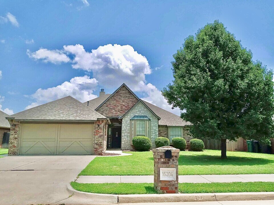 16304 Vallejo Pl in Edmond, OK - Building Photo