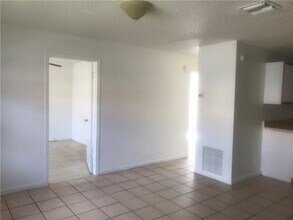 1038 NW 8th Ave in Fort Lauderdale, FL - Building Photo - Building Photo