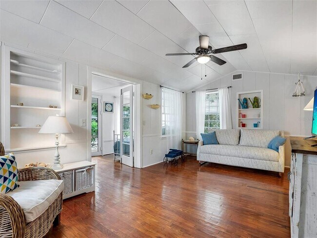 640 Broadway St in Longboat Key, FL - Building Photo - Building Photo