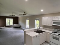 1107 Via Jardin in Riviera Beach, FL - Building Photo - Building Photo