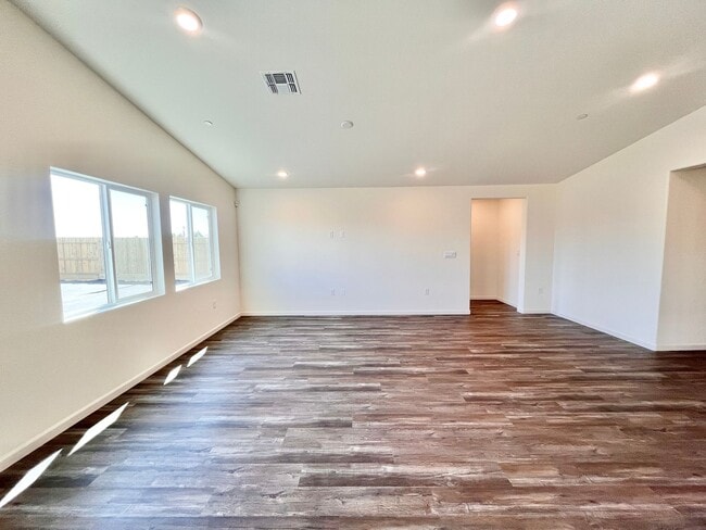 1814 Nettle Way in Los Banos, CA - Building Photo - Building Photo