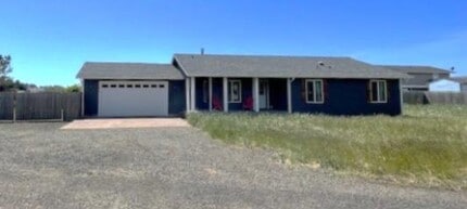 33013 G Pl in Ocean Park, WA - Building Photo - Building Photo