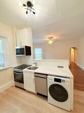 369 Tappan St in Brookline, MA - Foto de edificio - Building Photo