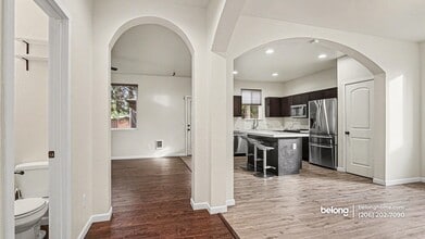 16415 25th Ave Ct E in Tacoma, WA - Foto de edificio - Building Photo