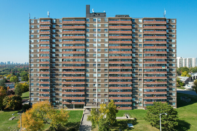 Majorca Towers in Toronto, ON - Building Photo - Building Photo