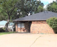 7033 Kinney St photo'