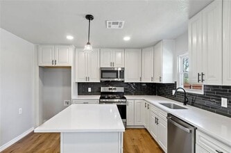 131 Long St in Bowie, TX - Building Photo - Building Photo