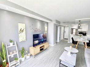 440 Seaside Ave, Unit 808 in Honolulu, HI - Building Photo - Building Photo