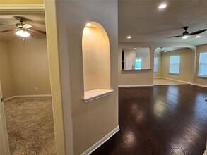 13708 Loleta Way in Austin, TX - Foto de edificio - Building Photo