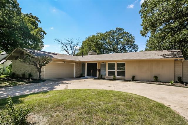 3609 Alhambra Dr in Forest Hill, TX - Building Photo