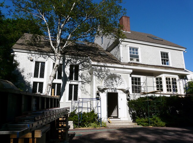 19 Old Neck Rd in Manchester, MA - Foto de edificio - Building Photo