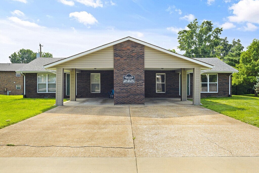 Green Door Apartments Belleville, IL Apartments