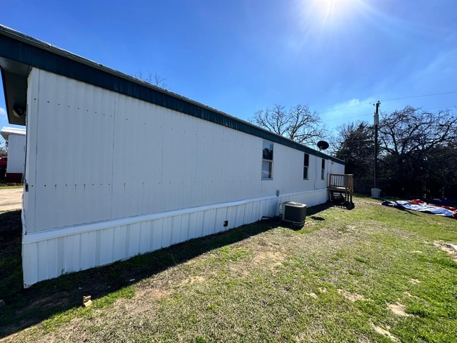 147 Guadalupe St in Bastrop, TX - Building Photo - Building Photo