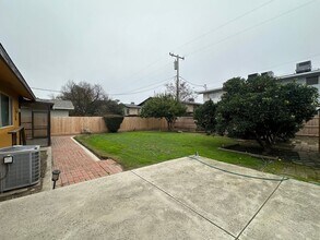 1413 W Cambridge Ave in Visalia, CA - Building Photo - Building Photo