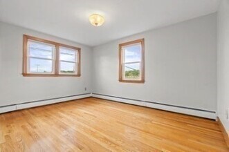 124 Cambridge St in Burlington, MA - Building Photo - Building Photo