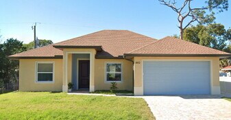 882 Olympia Rd in Venice, FL - Building Photo
