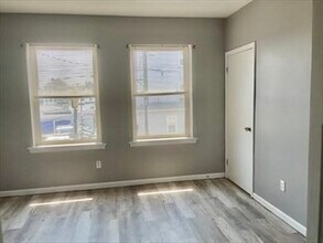 364 Ashley Blvd-Unit -2east in New Bedford, MA - Building Photo - Building Photo