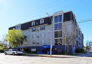 Parc Square Apartments in Santa Ana, CA - Building Photo - Building Photo