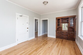 901 N Mozart St, Unit 3 in Chicago, IL - Building Photo - Building Photo
