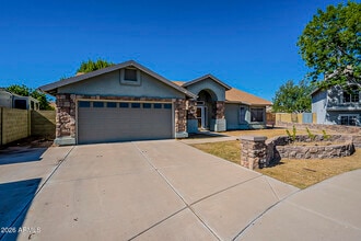 8844 W Cavalier Dr in Glendale, AZ - Building Photo - Building Photo