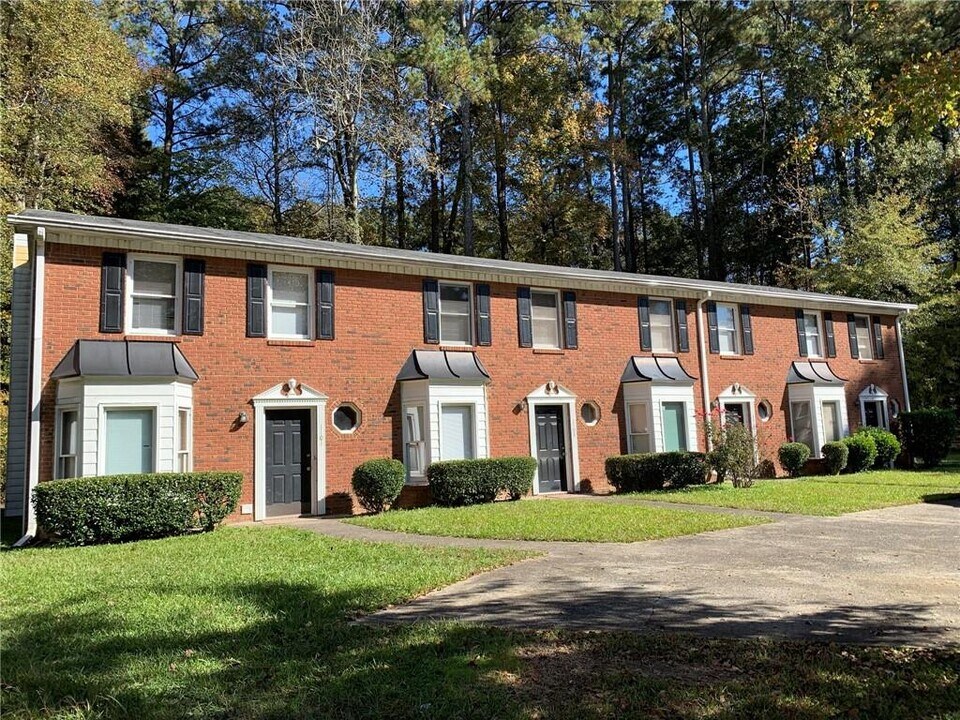 1103 Booth Ct SW in Marietta, GA - Building Photo