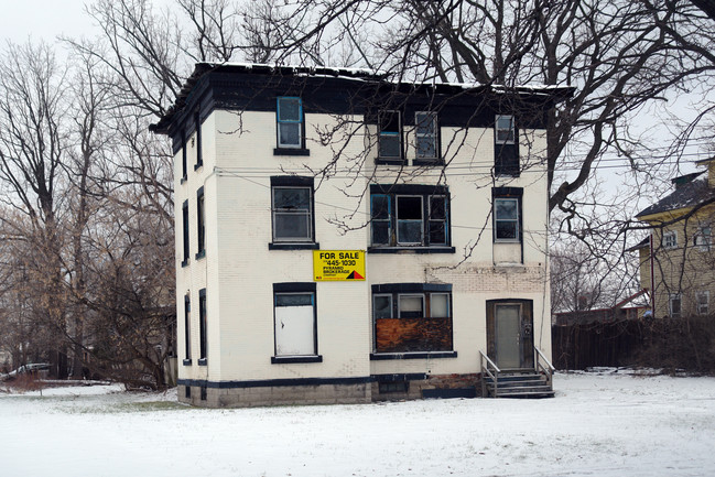 612 W Onondaga St in Syracuse, NY - Foto de edificio - Building Photo