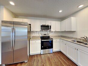 12483 Old Pond Rd in Noblesville, IN - Building Photo - Building Photo