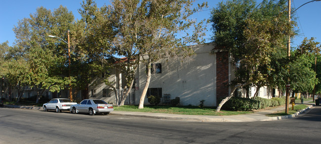 Sol y Cielo Apartments in Palmdale, CA - Building Photo - Building Photo