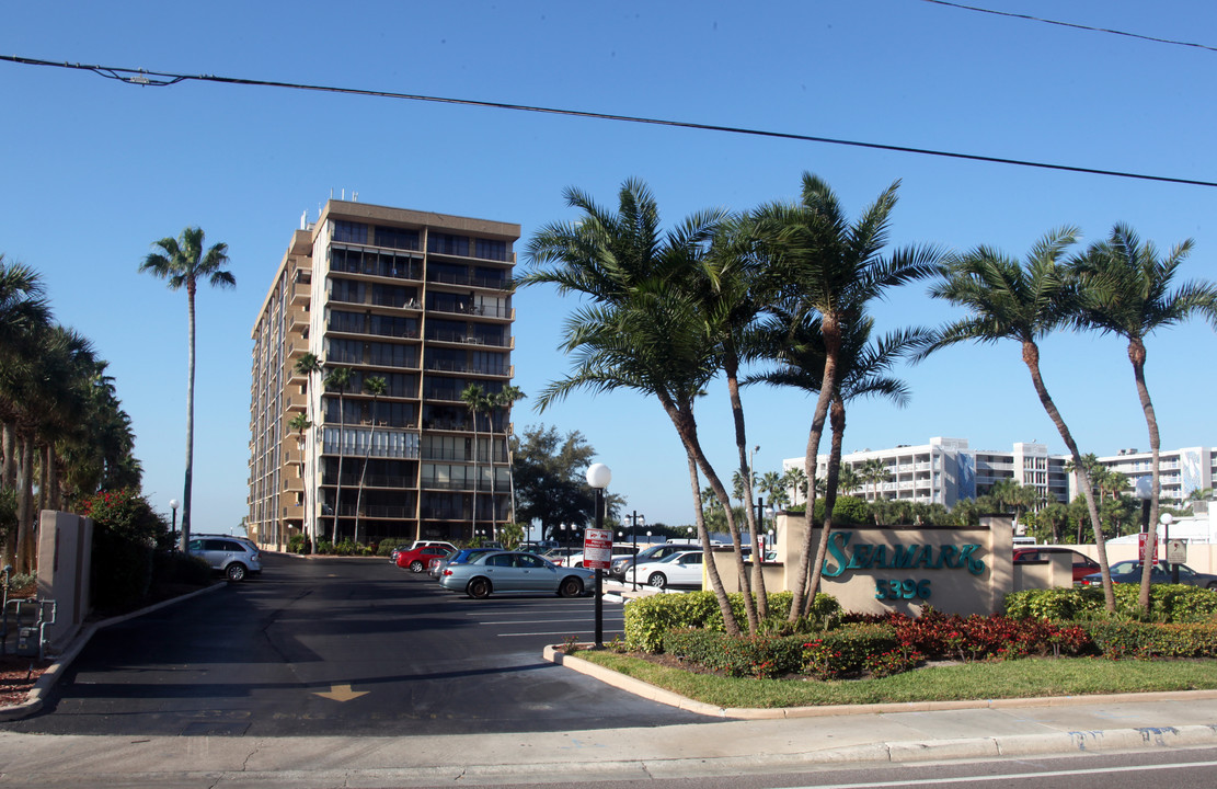 Seamark in St Pete Beach, FL - Foto de edificio