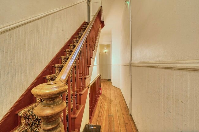 167 Christopher Columbus Dr in Jersey City, NJ - Building Photo - Building Photo