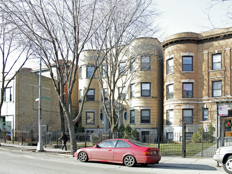 4028-4030 N Sheridan Rd in Chicago, IL - Building Photo