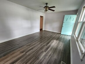 2000 Overton Dr in Columbia, TN - Building Photo - Building Photo