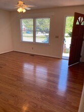 302 S Marble St in West Columbia, SC - Foto de edificio - Building Photo