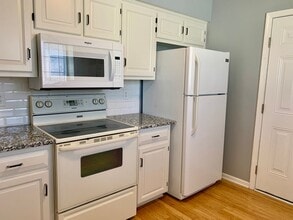 303 NW Gibson Rd in Lee's Summit, MO - Building Photo - Building Photo