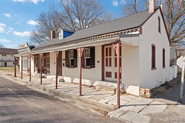 301 W Laurel St in Millstadt, IL - Building Photo - Building Photo