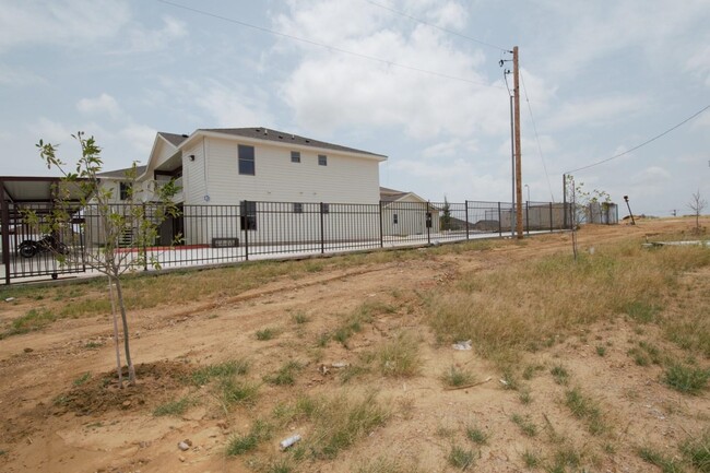 2601 Lomas Del Sur Boulevard in Laredo, TX - Building Photo - Building Photo