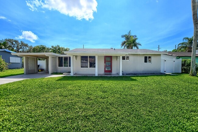 126 NW 3rd Ct in Boca Raton, FL - Building Photo - Building Photo