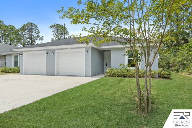 26 Serbian Bellflower Trl in Palm Coast, FL - Building Photo - Building Photo