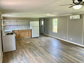 138 Bettis Academy Rd in Trenton, SC - Building Photo - Building Photo