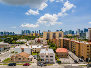 227 NW 13th Ave in Miami, FL - Building Photo - Building Photo