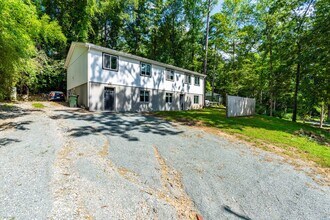 1607 Old Oxford Rd in Chapel Hill, NC - Building Photo - Building Photo