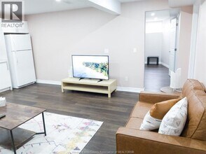 4694 Helsinki Crescent in Windsor, ON - Building Photo - Building Photo