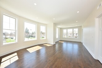 104 E Prospect St in Port Washington, WI - Foto de edificio - Building Photo